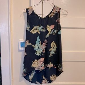 Colorful sleeveless blouse